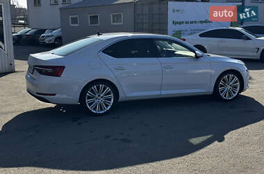 Лифтбек Skoda Superb 2019 в 