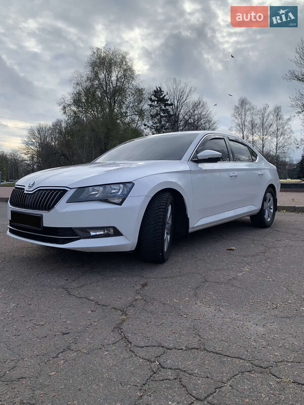 Лифтбек Skoda Superb 2017 в Кропивницком