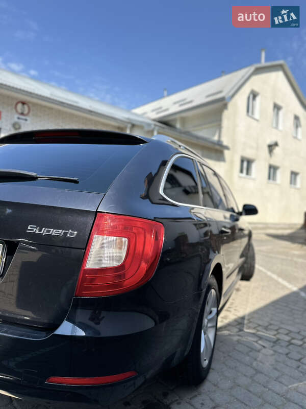 Универсал Skoda Superb 2012 в Долине
