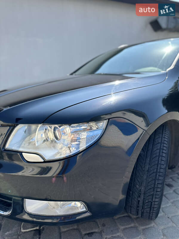 Универсал Skoda Superb 2012 в Долине