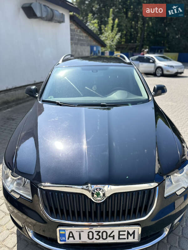 Универсал Skoda Superb 2012 в Долине