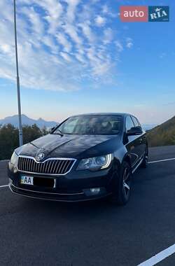 Лифтбек Skoda Superb 2013 в 
