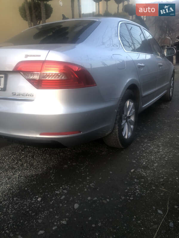 Лифтбек Skoda Superb 2014 в Тячеве
