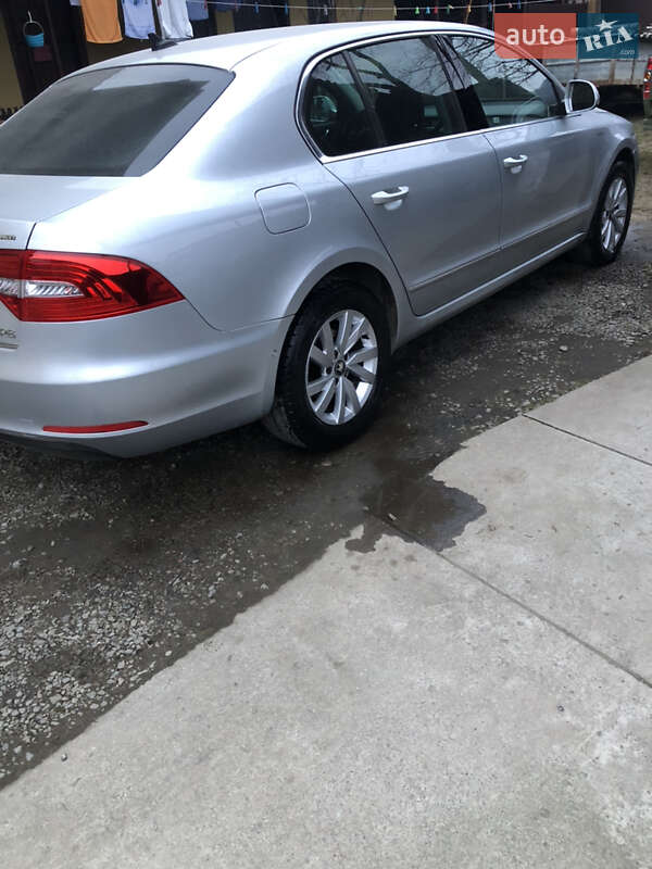 Лифтбек Skoda Superb 2014 в Тячеве