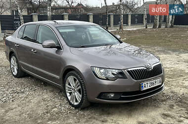 Лифтбек Skoda Superb 2014 в Надворной