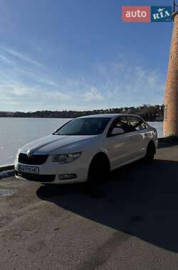 Лифтбек Skoda Superb 2011 в Кропивницком