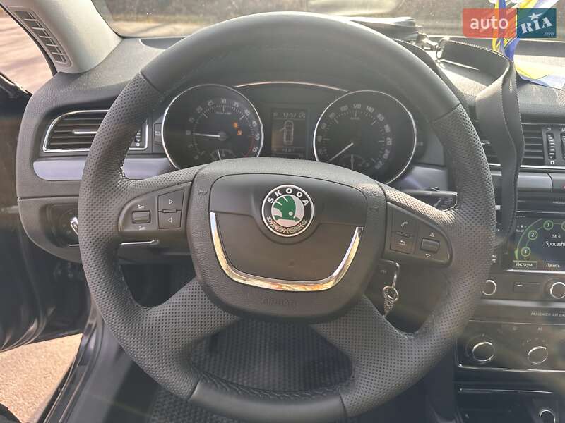 Универсал Skoda Superb 2013 в Ровно