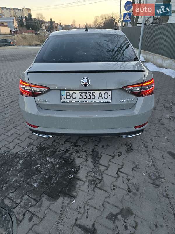 Лифтбек Skoda Superb 2018 в Львове