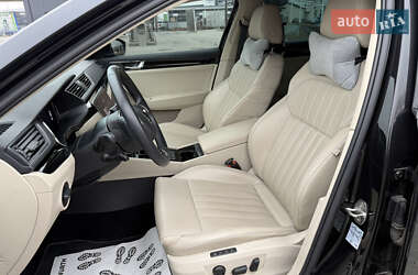Ліфтбек Skoda Superb 2022 в 