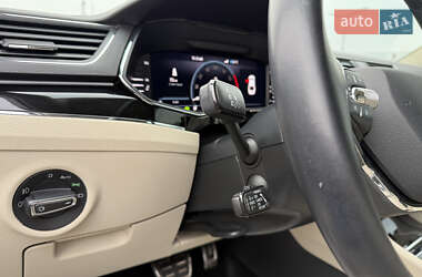Ліфтбек Skoda Superb 2022 в 