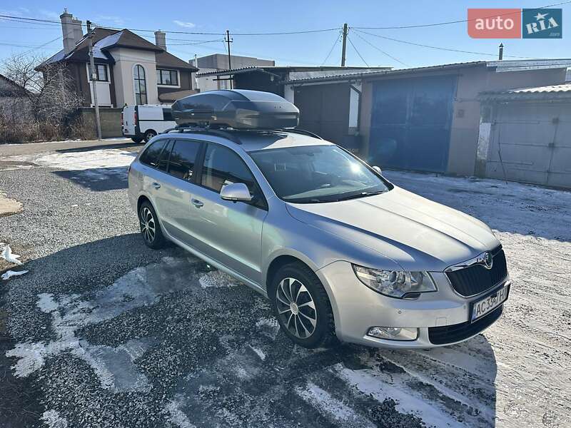 Универсал Skoda Superb 2012 в Ровно