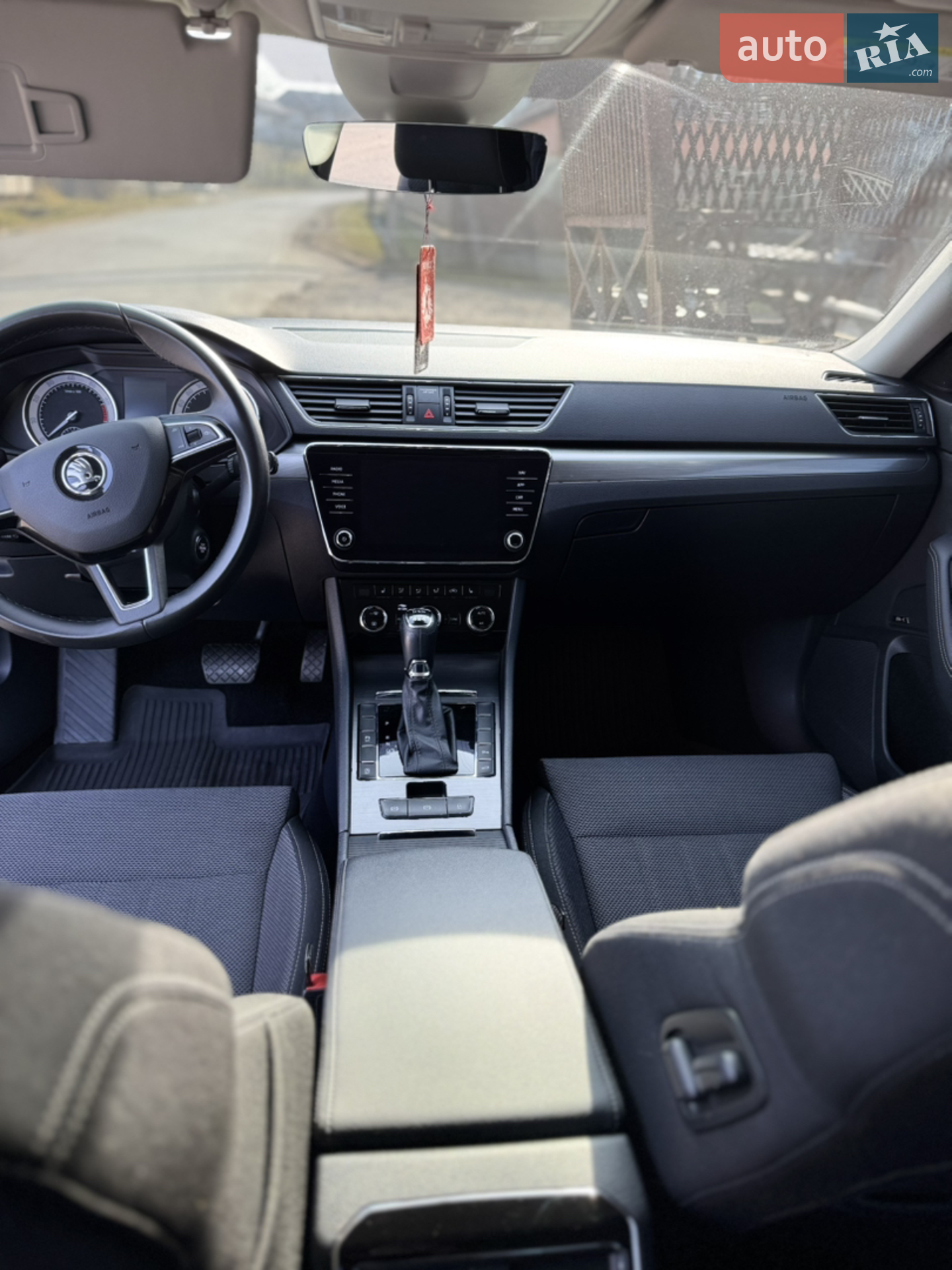 2019 Skoda Superb - мініатюра 4