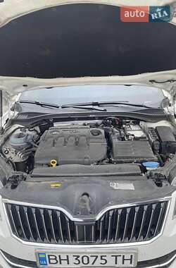 Лифтбек Skoda Superb 2017 в 