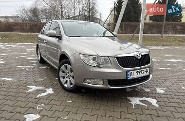 Лифтбек Skoda Superb 2010 в 