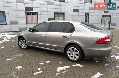 Лифтбек Skoda Superb 2010 в 