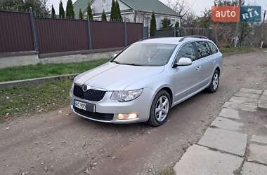 Універсал Skoda Superb 2013 в Нововолинську