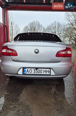 Лифтбек Skoda Superb 2012 в 