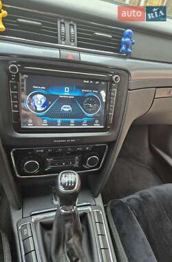 Лифтбек Skoda Superb 2012 в 