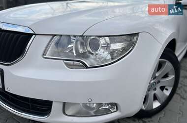 Універсал Skoda Superb 2011 в Дрогобичі