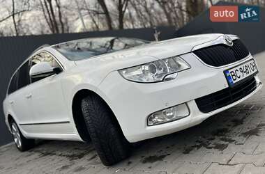 Універсал Skoda Superb 2011 в Дрогобичі