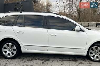 Універсал Skoda Superb 2011 в Дрогобичі