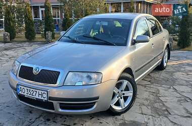 Лифтбек Skoda Superb 2006 в Воловце