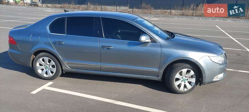 Лифтбек Skoda Superb 2011 в Виннице