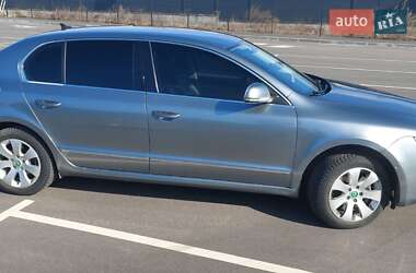 Лифтбек Skoda Superb 2011 в 