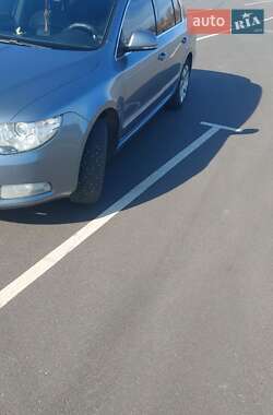 Лифтбек Skoda Superb 2011 в 