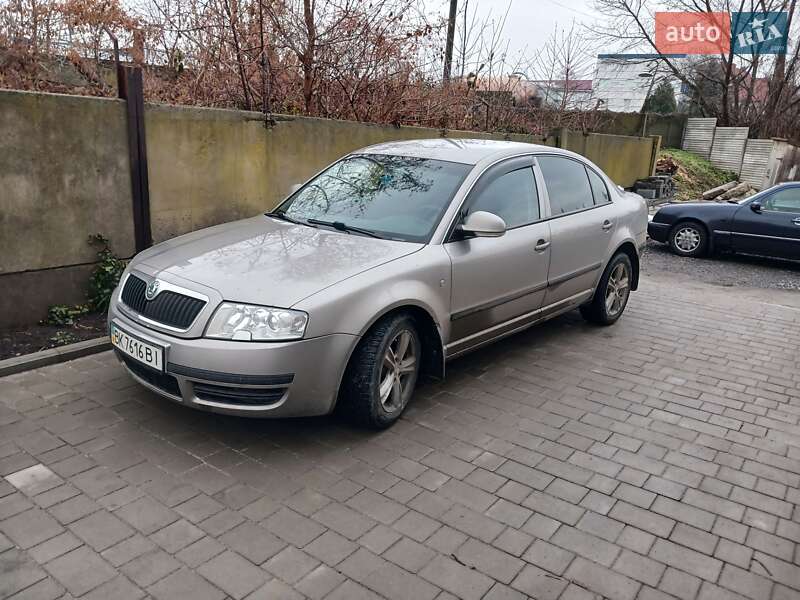 Лифтбек Skoda Superb 2006 в Ровно