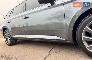 Універсал Skoda Superb 2018 в 