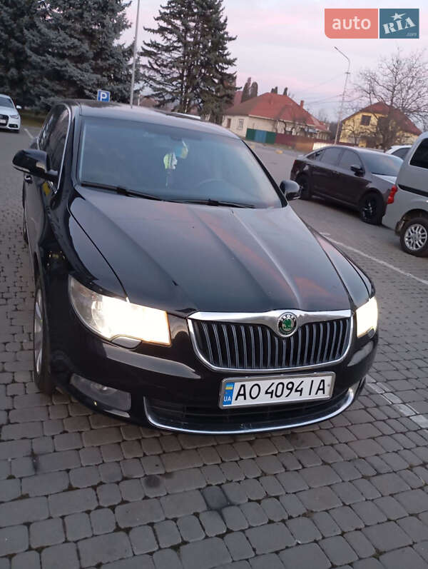 Лифтбек Skoda Superb 2011 в Мукачево