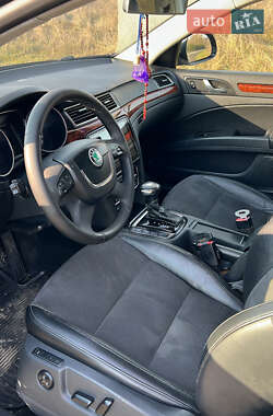 Лифтбек Skoda Superb 2011 в 