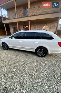 Универсал Skoda Superb 2012 в Тячеве