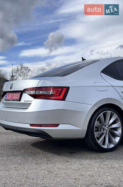 Лифтбек Skoda Superb 2017 в 
