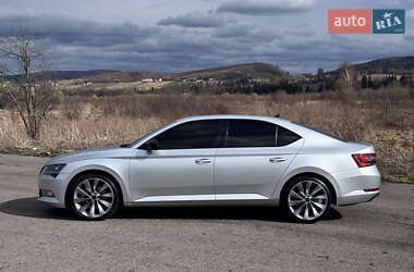 Лифтбек Skoda Superb 2017 в 