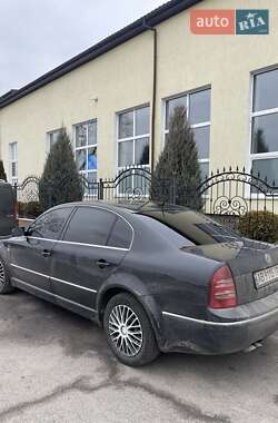 Лифтбек Skoda Superb 2005 в 