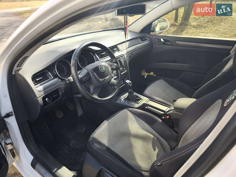Універсал Skoda Superb 2012 в Шепетівці