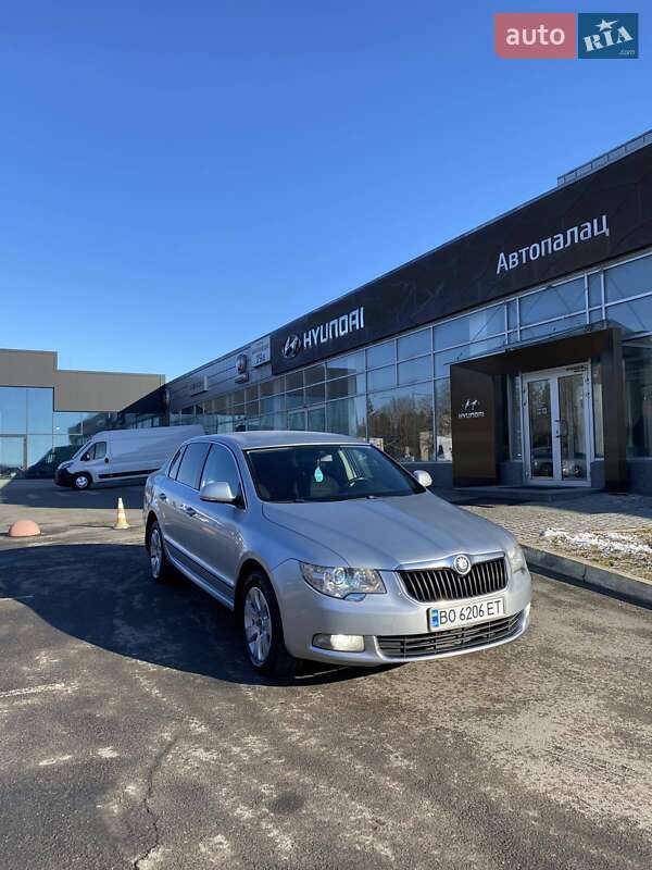 Ліфтбек Skoda Superb 2010 в Тернополі