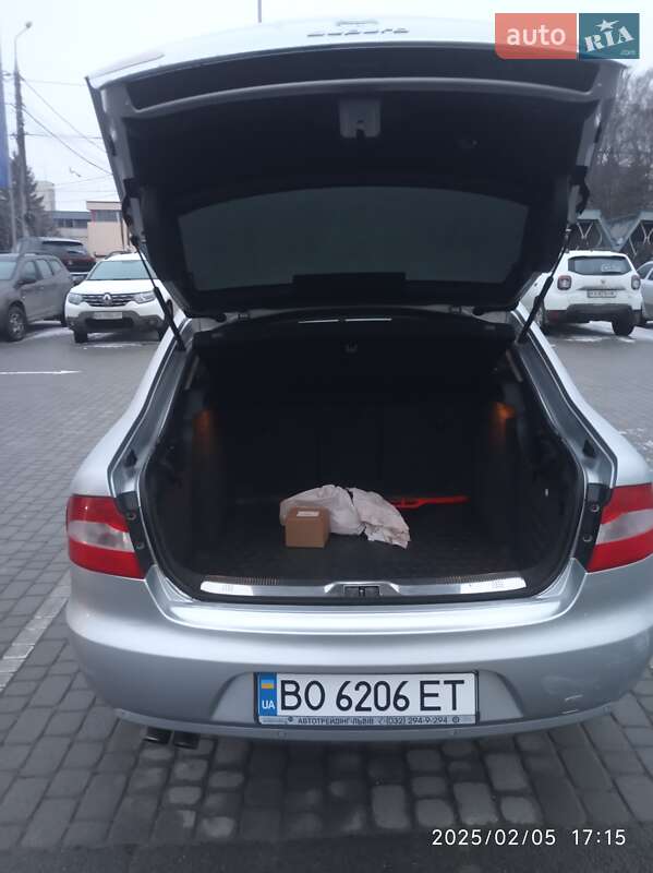 Ліфтбек Skoda Superb 2010 в Тернополі