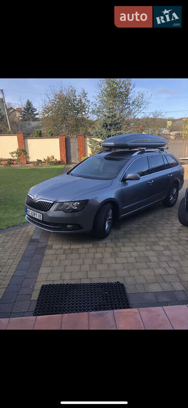 Универсал Skoda Superb 2011 в Львове