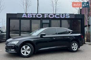 Лифтбек Skoda Superb 2016 в 