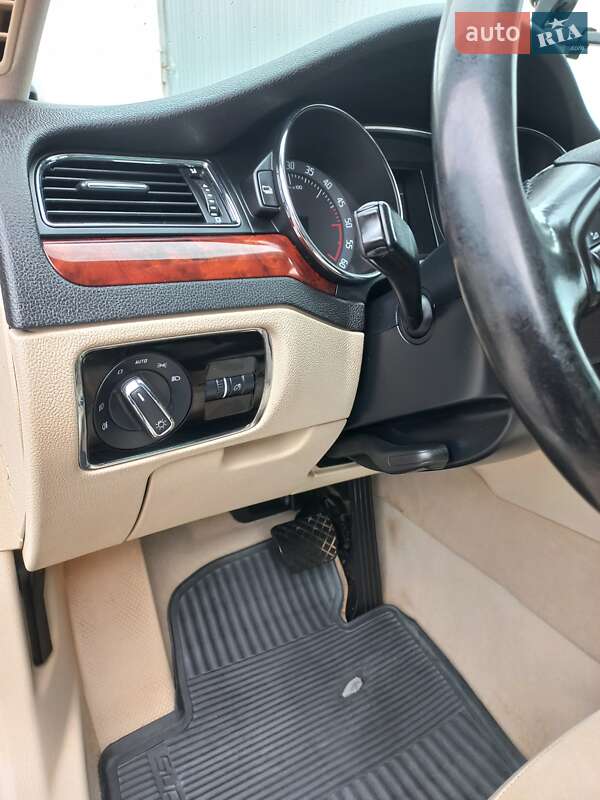 Универсал Skoda Superb 2010 в Шумске