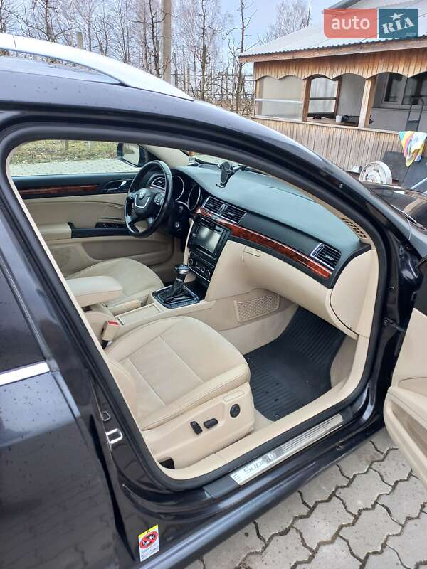 Универсал Skoda Superb 2010 в Шумске