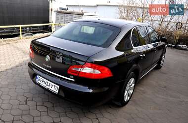 Лифтбек Skoda Superb 2011 в 