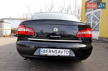 Лифтбек Skoda Superb 2011 в 