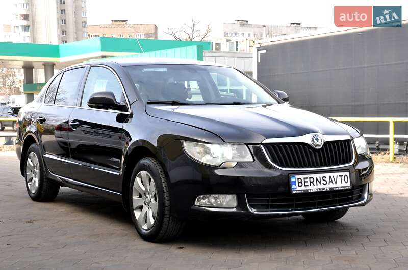 Лифтбек Skoda Superb 2011 в 