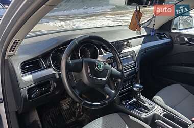 Лифтбек Skoda Superb 2012 в 