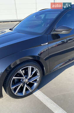 Універсал Skoda Superb 2020 в 