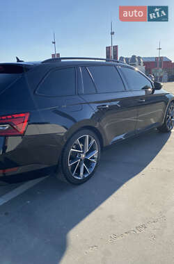 Універсал Skoda Superb 2020 в 